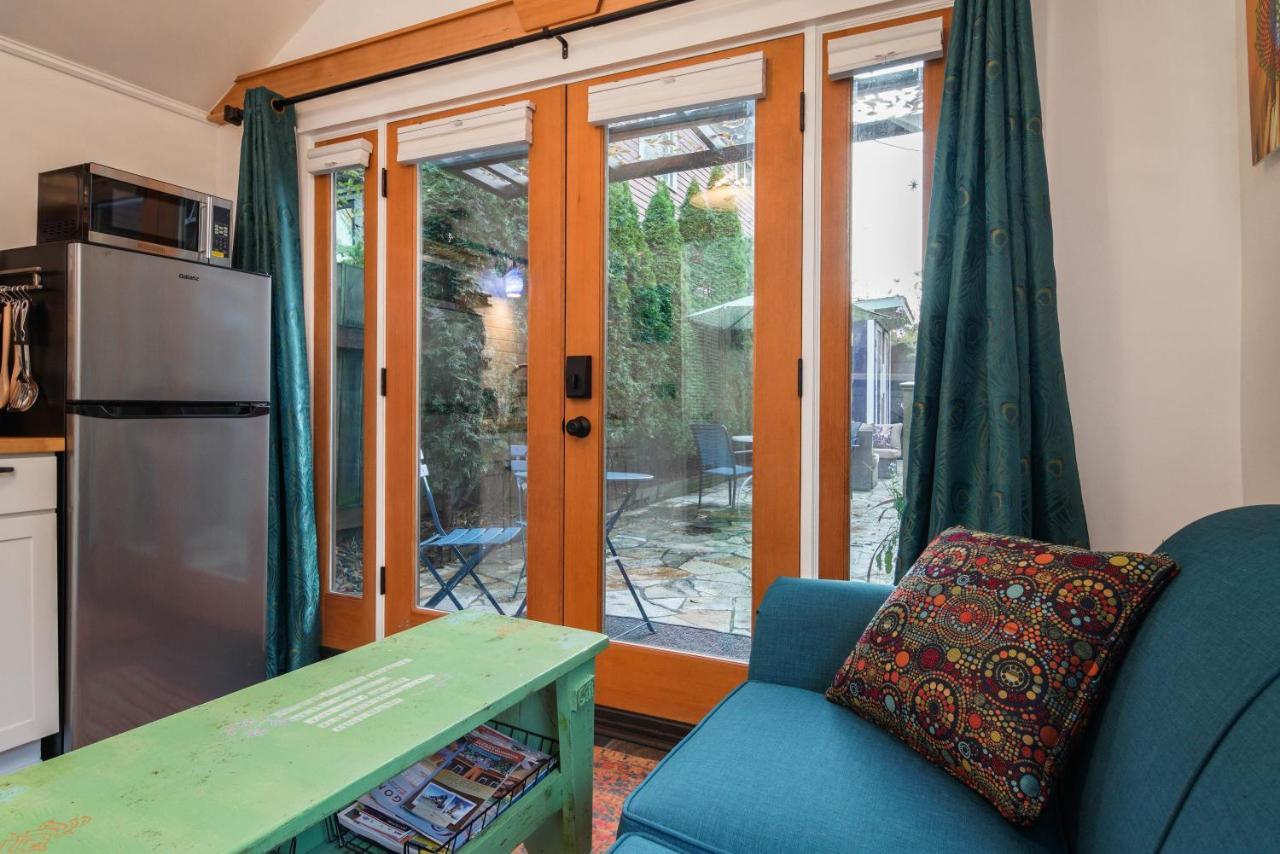 Secluded Patio Cottage Right By All The Action Портланд Екстериор снимка