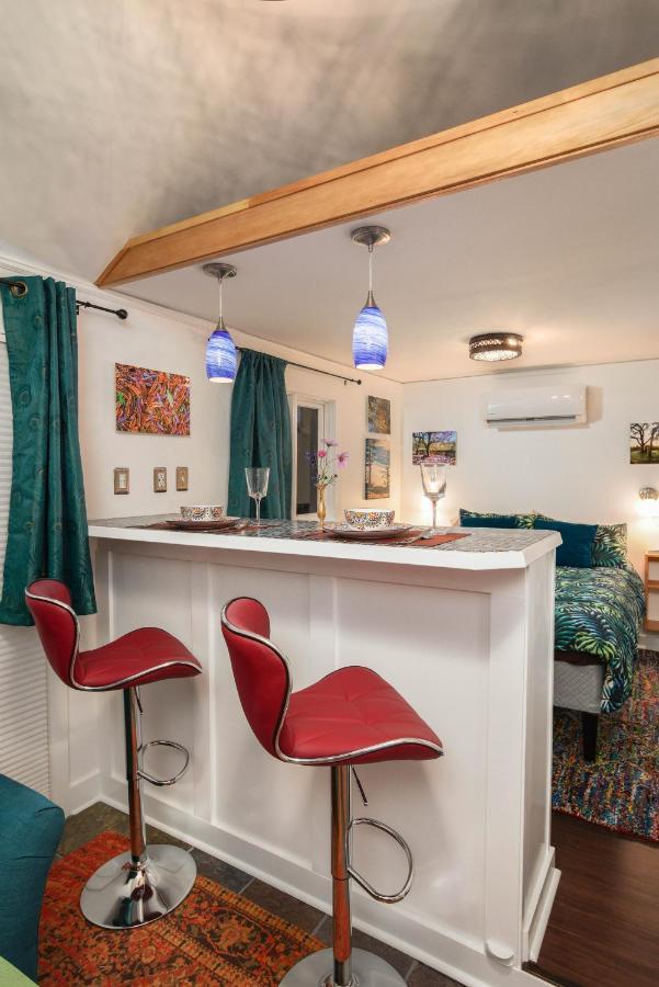 Secluded Patio Cottage Right By All The Action Портланд Екстериор снимка