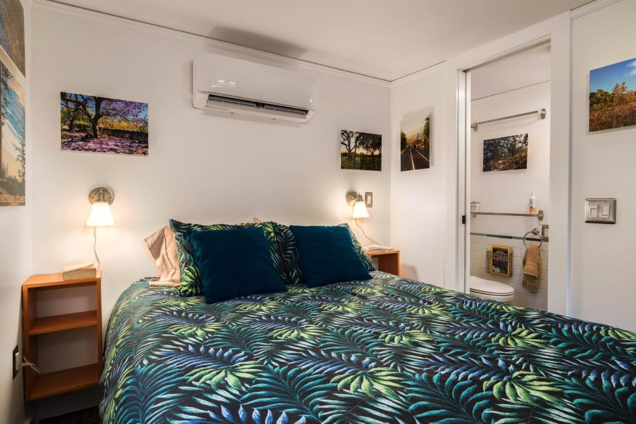 Secluded Patio Cottage Right By All The Action Портланд Екстериор снимка